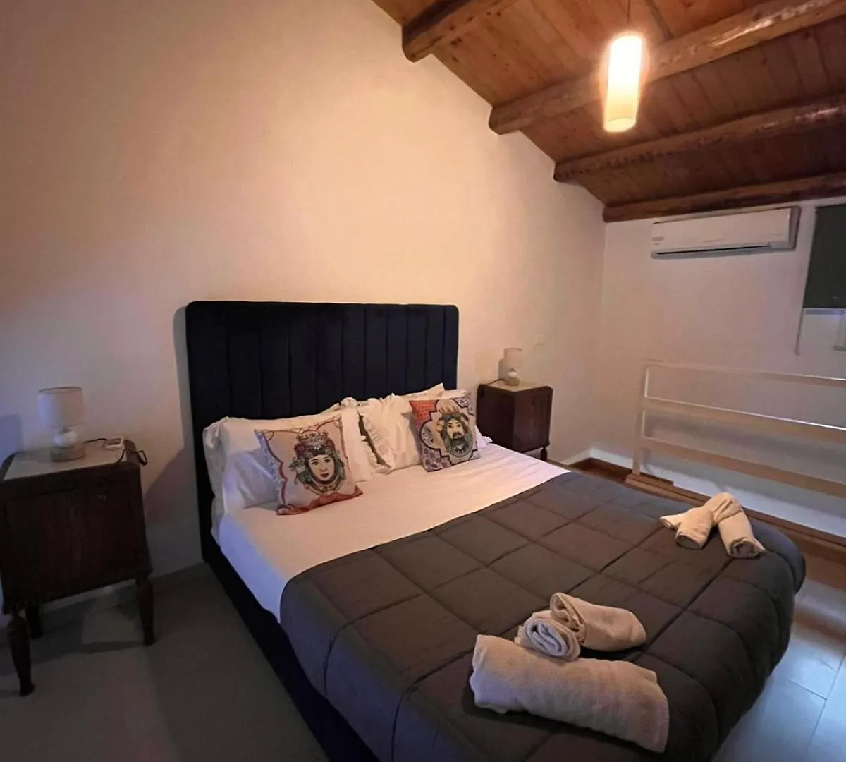 Casa Alisia Apartment Palermo 0*,